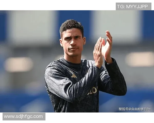 刚刚退役的足球巨星回顾职业生涯辉煌瞬间与未来发展计划